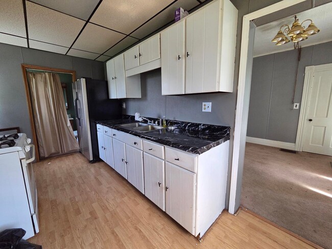 Building Photo - 3 Bedroom 1 Full Bath Single Family Two-Story Home--20 Seltzer Ave Shelby