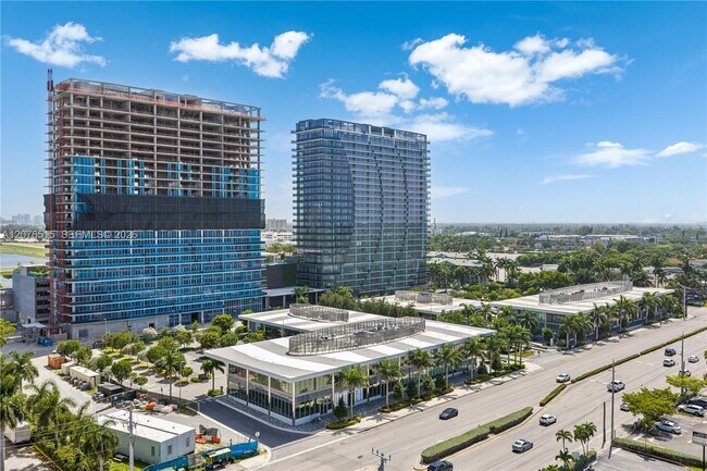 Building Photo - 1170 E Hallandale Beach Blvd