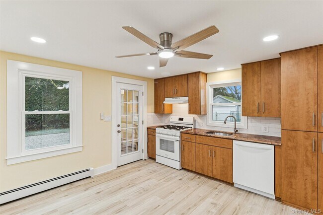 Building Photo - 17425 County Rd 48