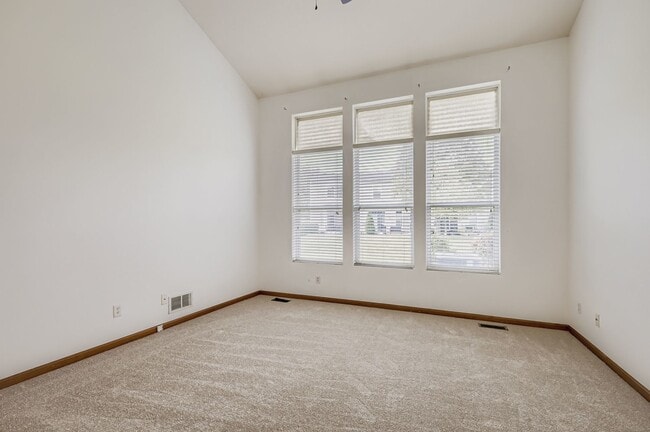 Building Photo - 4579 Half Moon Dr