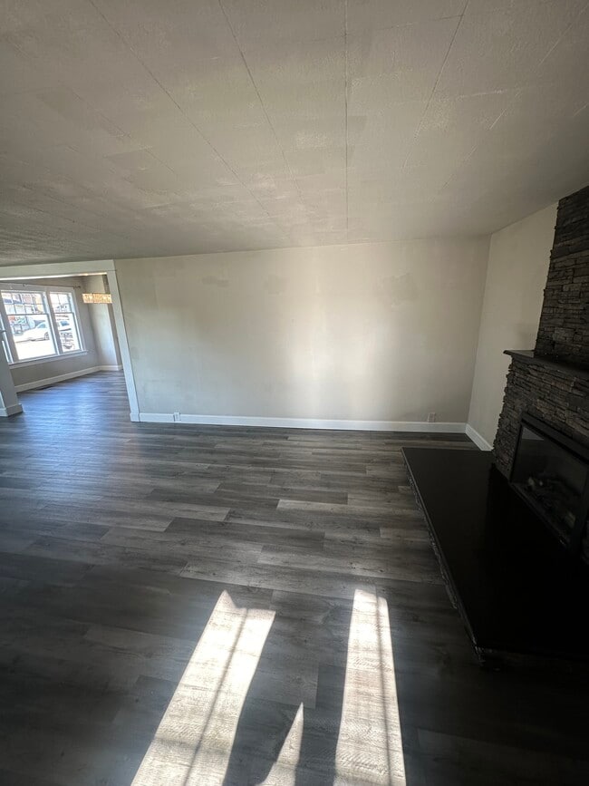 Building Photo - 2 N Delaware Ave