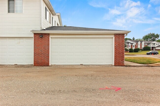 Building Photo - 8330 Lexington Pl