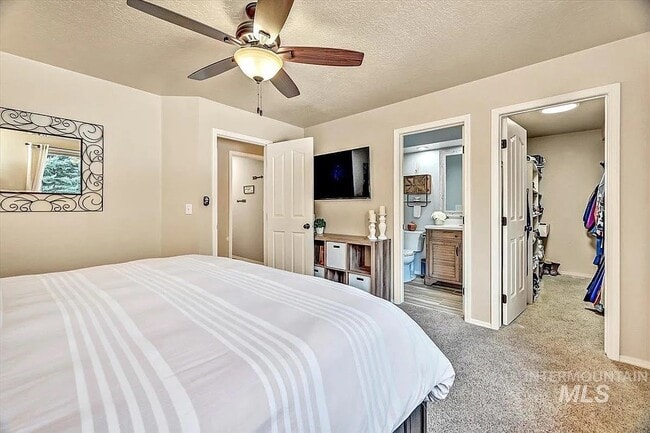 Building Photo - 5668 S Kalmia Pl