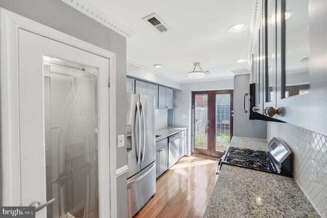 Building Photo - 1619 5th St NW