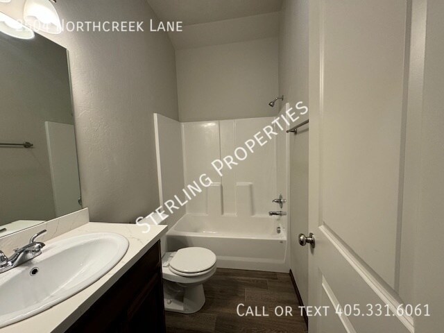 Building Photo - 2504 Northcreek Ln