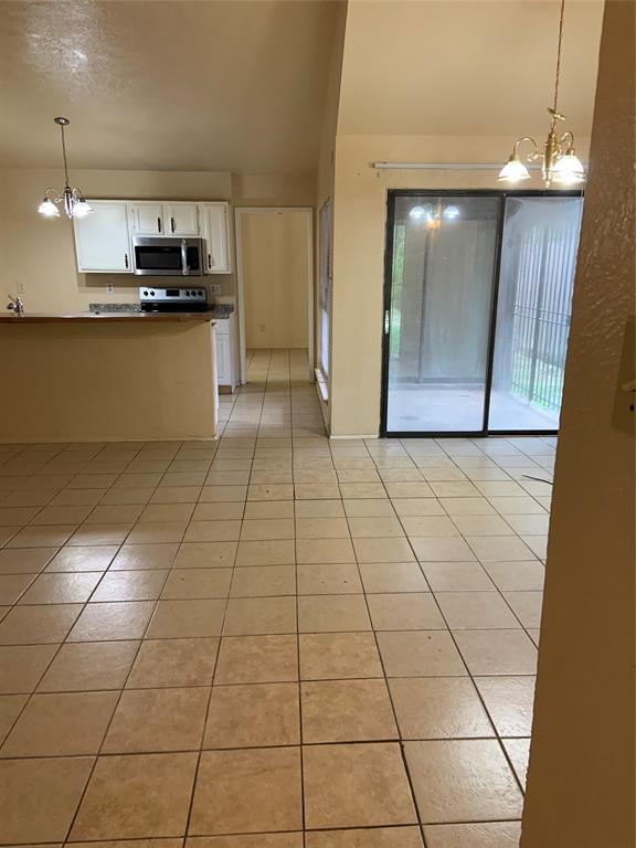 Building Photo - 5613 Hollow Pines Dr