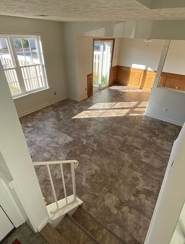 Building Photo - 46355 Columbus Dr