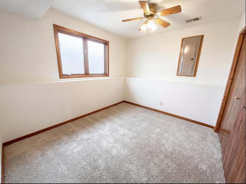 Building Photo - 14012 Underclift St NW