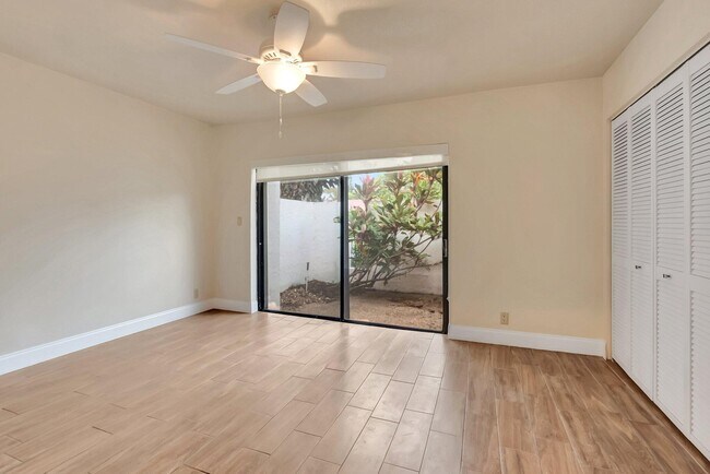 Building Photo - 6740 Lago Vista Terrace