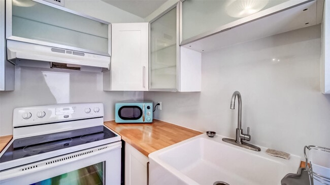 Building Photo - 1150 Euclid Ave