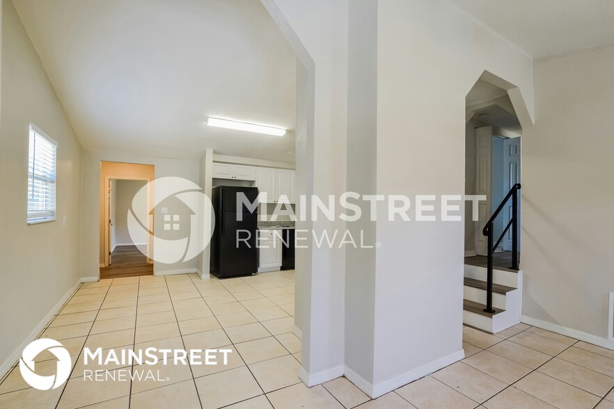 Building Photo - 703 Osceola Dr