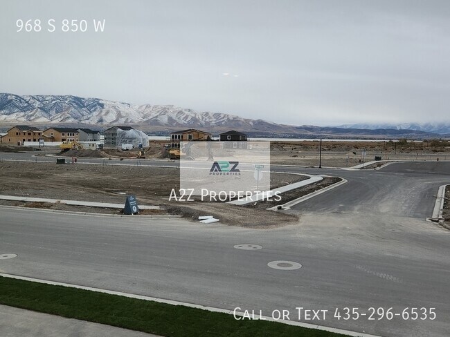 Building Photo - 968 S 850 W