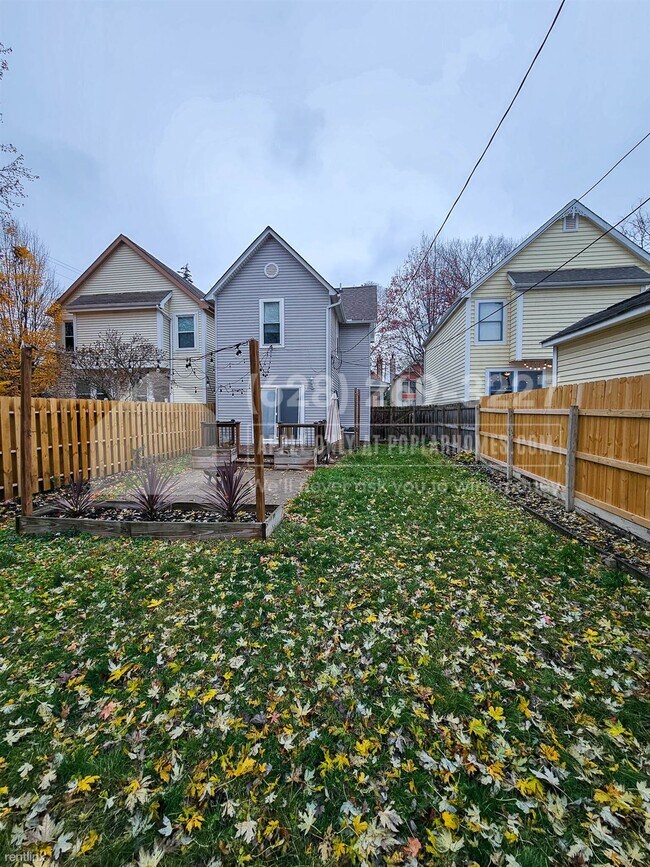 Building Photo - 2 br, 3 bath House - 389 W 4th Ave -