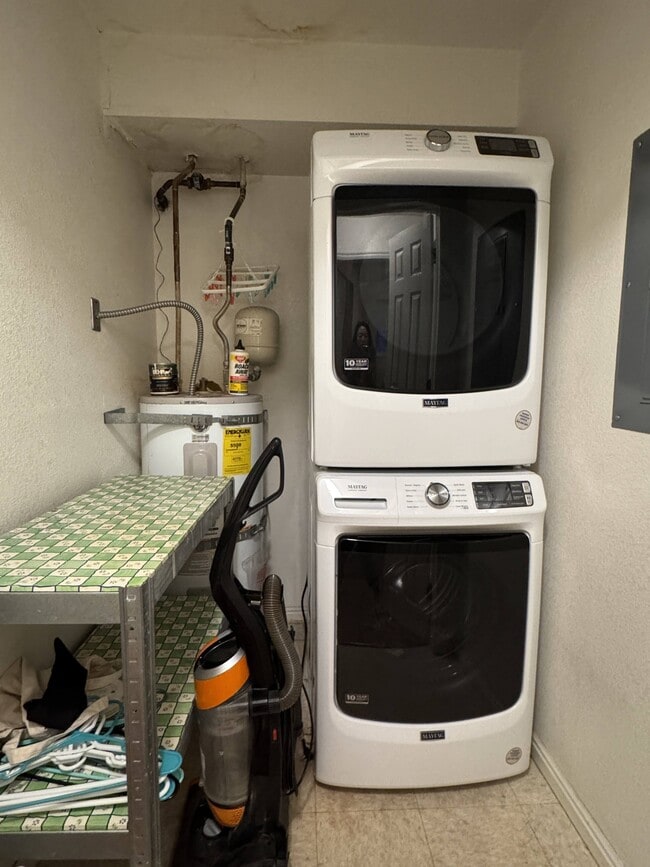 Building Photo - 108 W 1230 N St