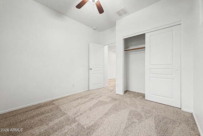 Building Photo - 3983 S Crosscreek Dr