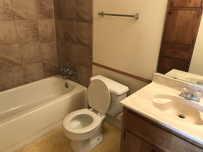 Building Photo - Duplex