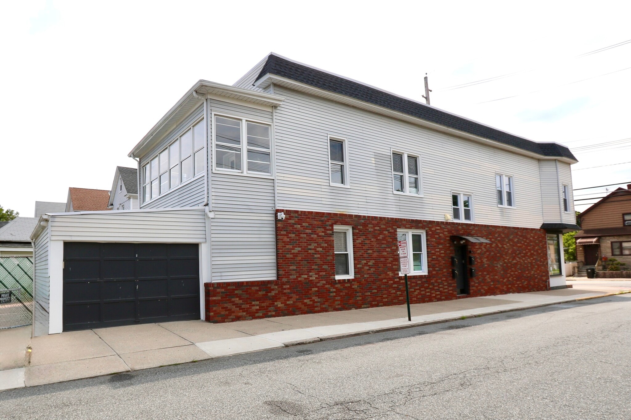 Building Photo - 59 Locust Ave
