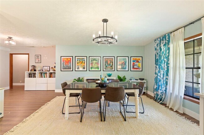 Building Photo - 2941 Chelsea Woods Dr