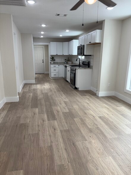 Building Photo - 613 N 2nd St