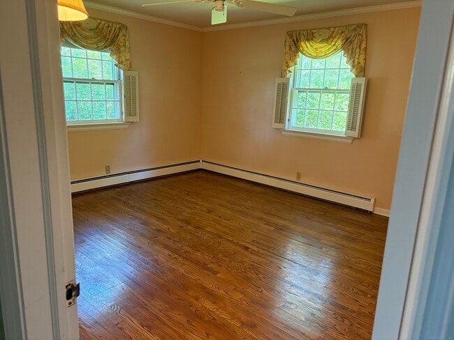 Building Photo - 35 Marwick Manor