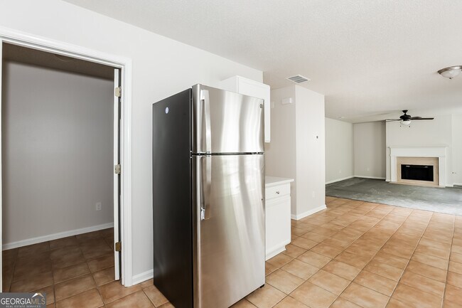 Building Photo - 3005 Pebble Creek Ln