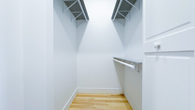 Building Photo - 182 Schaefer St