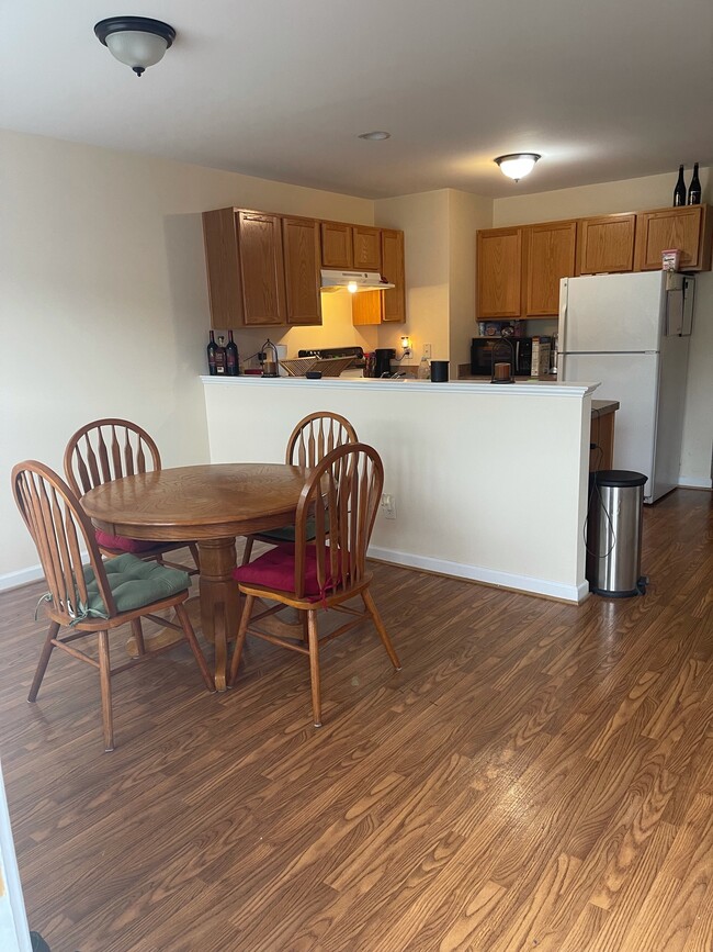 Building Photo - 32 Sanford Dr