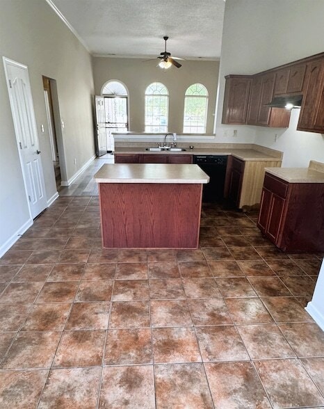 Building Photo - 6098 Ravenwood Lake Dr E