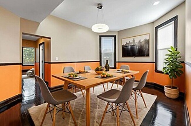 Building Photo - 1826 S Drave Ave