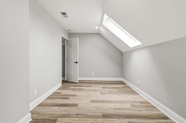Building Photo - 305 Tribble St