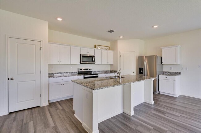 Building Photo - 268 Wren Ln