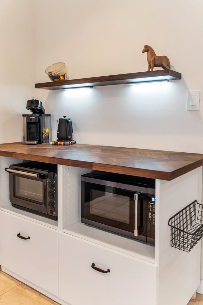 Building Photo - 15 Legend Hills Dr