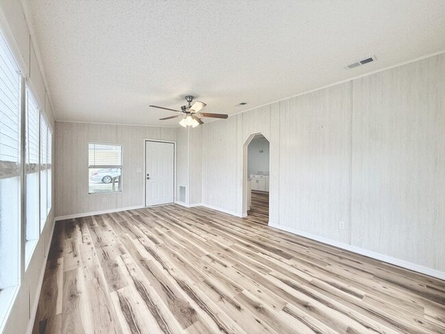 Building Photo - 43 Sargent St