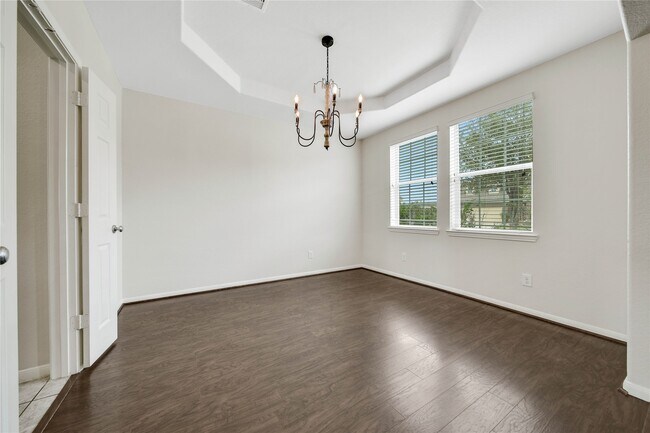 Building Photo - 3319 Fairmont Hills Ln