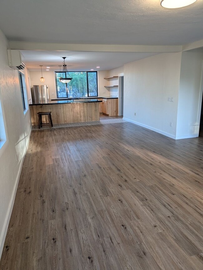 Building Photo - 3433 Willow St