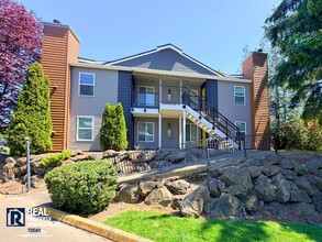 Building Photo - Charming 2-Bedroom Condo in Kent – Ground Floor Living with Modern Upgrades!