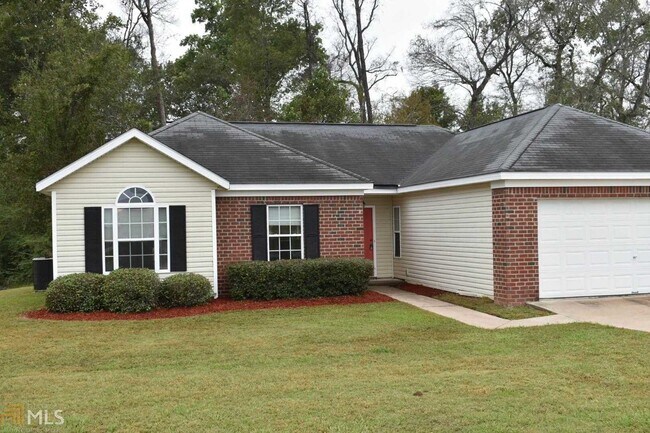 Primary Photo - 5028 Scotch Pine Ave