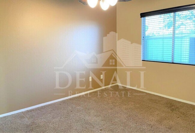 Building Photo - 2862 E Bagdad Rd