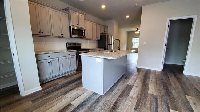 Building Photo - 1055 Bayrose Cir