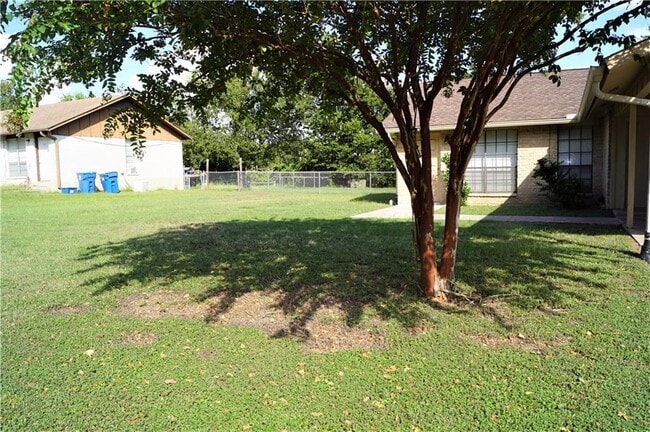 Building Photo - 101 Stubblefield Dr