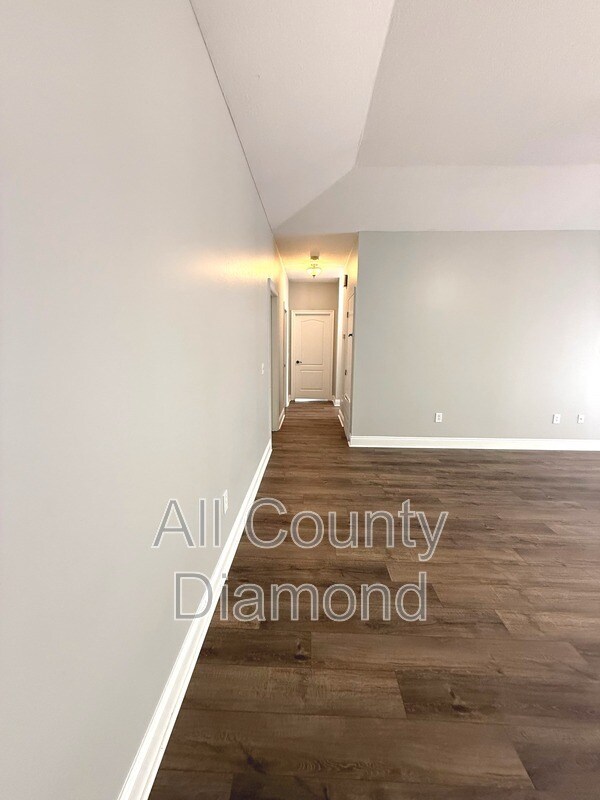 Building Photo - 12207 Lyndell Plantation Dr