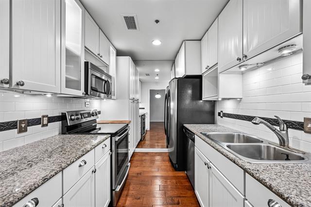 Building Photo - 4334 Buena Vista St