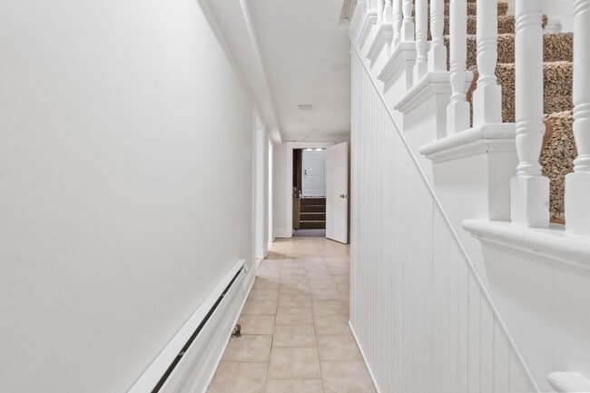 Building Photo - 20 Linden Ct