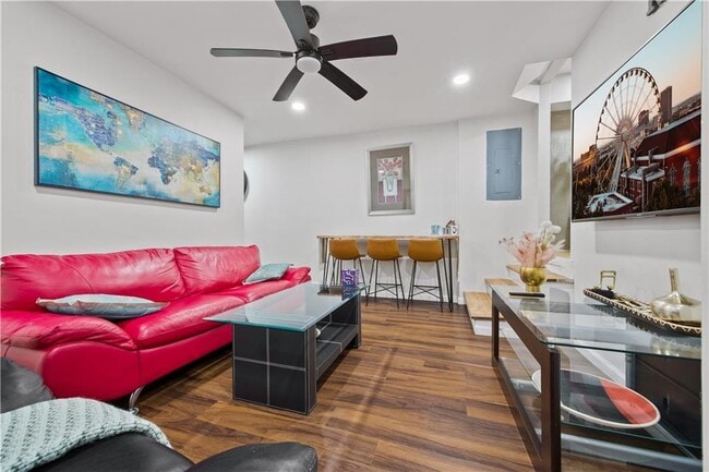 Building Photo - 3285 Mar Lanta Dr