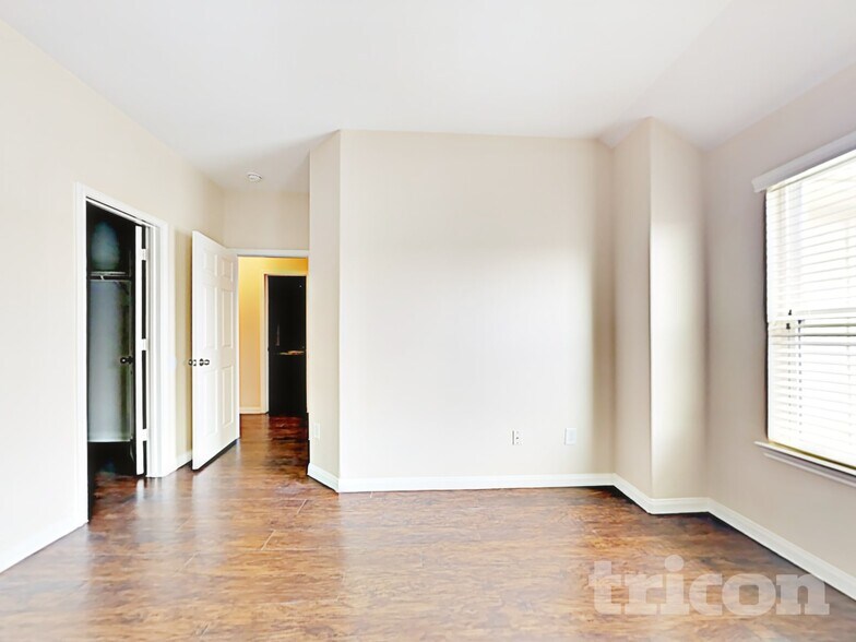 Building Photo - 21407 Jamals Way