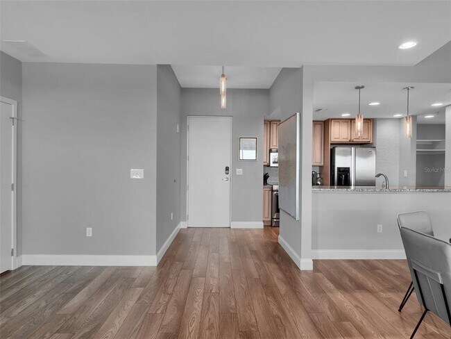 Building Photo - 525 E Jackson St