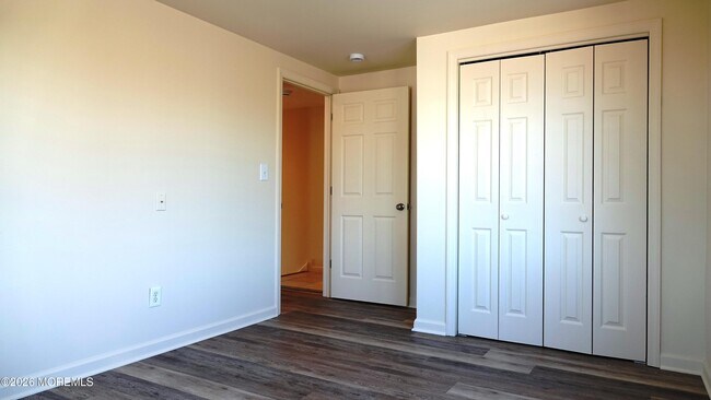 Building Photo - 20 Main St