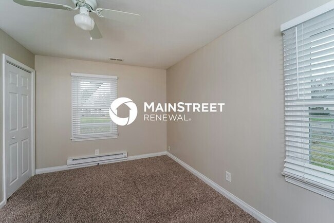 Building Photo - 3 Bedroom Pet-Friendly Home in Louisville, KY with Main Street Renewal