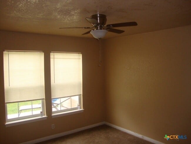 Building Photo - 1813 Fairview Dr