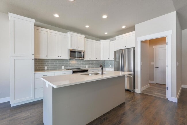 Building Photo - Beautiful 3 Bedroom, 2 Bath Ranch in Berthoud!